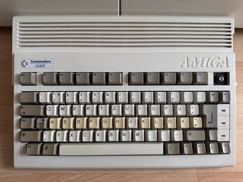 Commodore amiga 600 1mb ram - commodore,