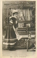 CP GIRL DE PONT-AVEN - CLOSED BED