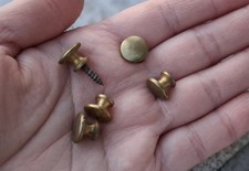 1 ANCIENNE POIGNÉE PETIT MEUBLE LAYETTE POUPEE TIROIR BRONZE LAITON d=1,2cm N42D