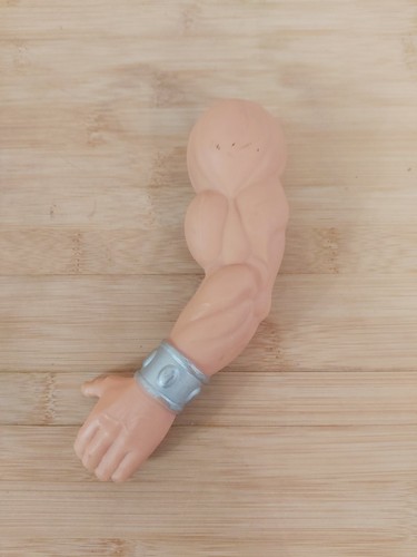 Bras gauche figurine rare