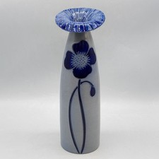 Vase en grès incisé