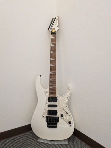 Guitare électrique ibanez - ☆,