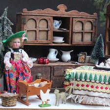 meubles de poupée anciens