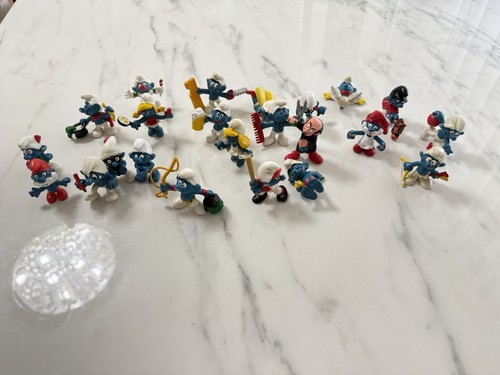 Lot figurines schtroumpfs - 23,