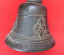 CLOCHE ANCIENNE A MAIN FLEUR