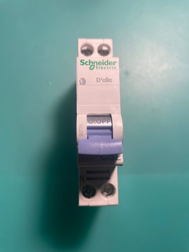 Disjoncteur d clic - 32, a