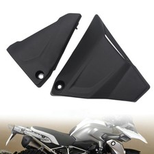 Cache latéral de moto