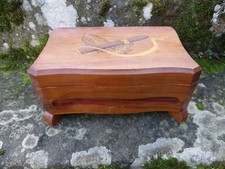 ANCIENNE BOÎTE À CIGARES ET