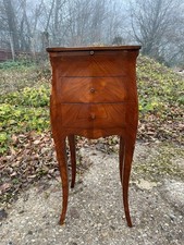 Table de nuit ou Chevet style