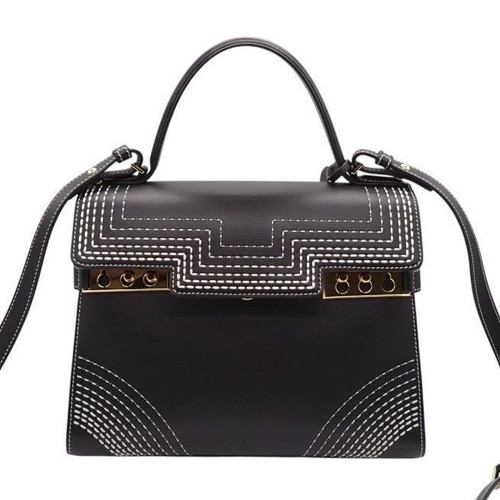 Delvaux tampate ode - delvaux, the