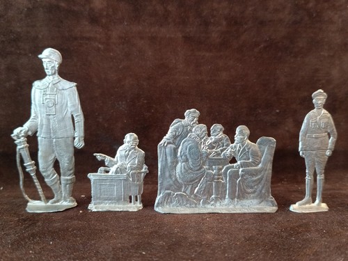 Tin figures display - 4,