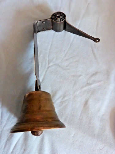 Ancienne cloche entrée - ancienne,