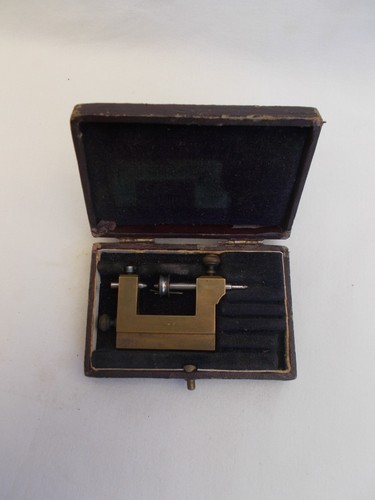 Outil ancien horloger - outil,