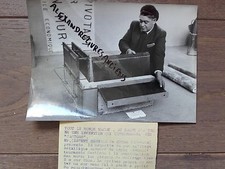 PHOTO DE PRESSE 1955 CLÉMENT BERNARD INVENTION COFFRAGE METALLIQUE MAÇONNERIE 