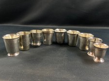 Lot de 9 timbales en métal