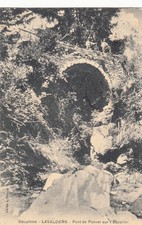 LAVALDENS bridge of bridge over the espalier ed outfitted stamped