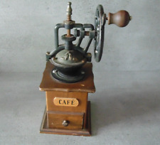 Ancien moulin à café