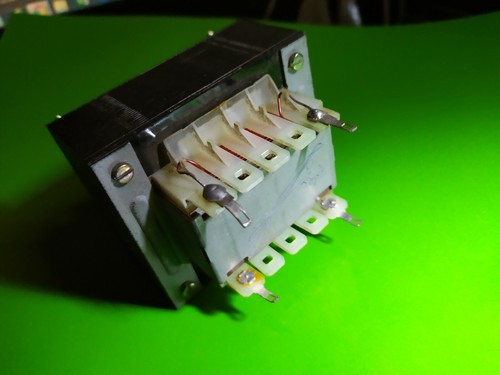 Transformateur prim 220 v - , prim.