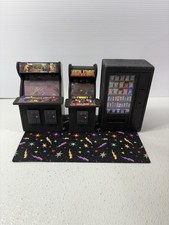 Replicade Arcade Diorama Set Scene 1/12 Scale Light Up Vending Machine