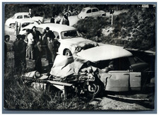 France, Grave accident de voiture dans les Basses-Alpes  Vintage .  Tirage arg