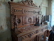 salle à manger bretonne en bois couleur marron en merisier