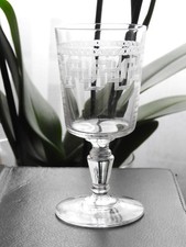 ancien verre de table apéritif cristal de Baccarat GRAVURE GRECQUE ENCADREE 1907
