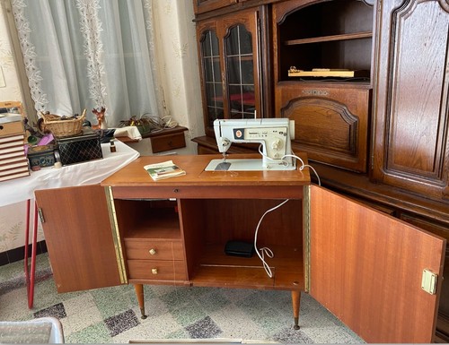 Meuble machine coudre - machine,