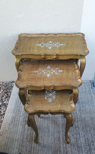 Suite de trois tables gigognes