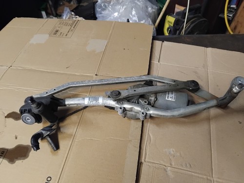 Moteur essuie glace avant - essuie,