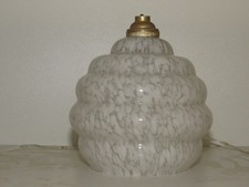 Ancien globe moucheté art