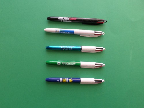 Lot stylos bic 4 - 5,
