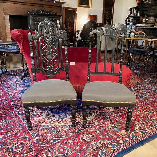 Fausse paire chaises - fausse,