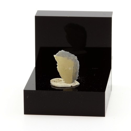 Stolzite 35 ct - stolzite., 5.35