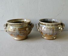 2 pots en grès émaillé, signés, signature à identifier