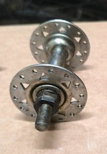 # moyeux avant entraxe 85