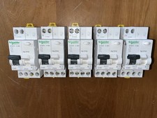 DISJONCTEUR A9N21370