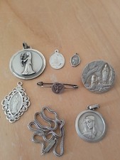 Lot d'objets religieux en