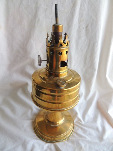 Ancienne lampe petrole - lampe, tito