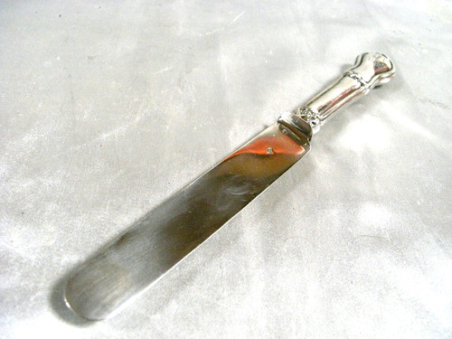 Couteau de table - couteau, a