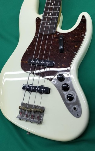 Guitare basse électrique