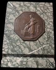 Médaille Sur Plaque En Marbre
