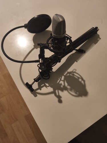 Trust micro studio - micro,