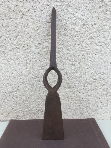 Ancienne pioche fer forgé - ancienne, /