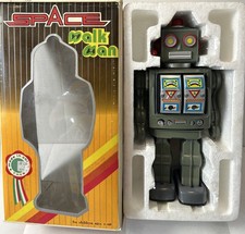 Vintage  Space Walk Man Robot ME100 in Original Box Untested