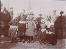 Pays Bas, Enfants en costumes