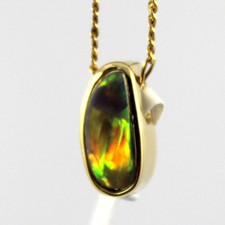 GENUINE SOLID BLACK OPAL WITH 18K YELLOW GOLD PENDANT + FREE CHAIN - RED