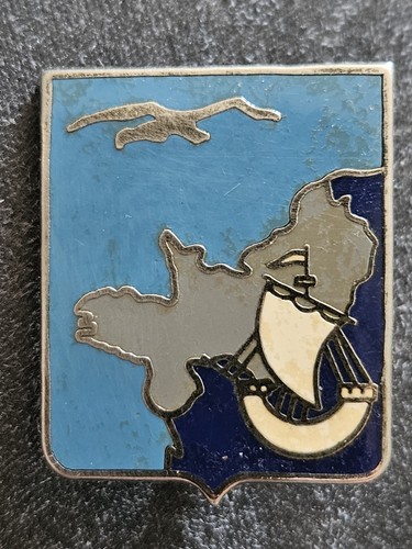 Insigne pucelle militaire - insigne,
