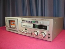 National Akai Équipé