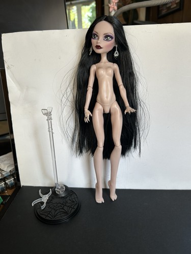 Monster high morticia addams - monster,