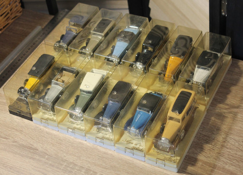 Lot miniatures x12 - -, solido